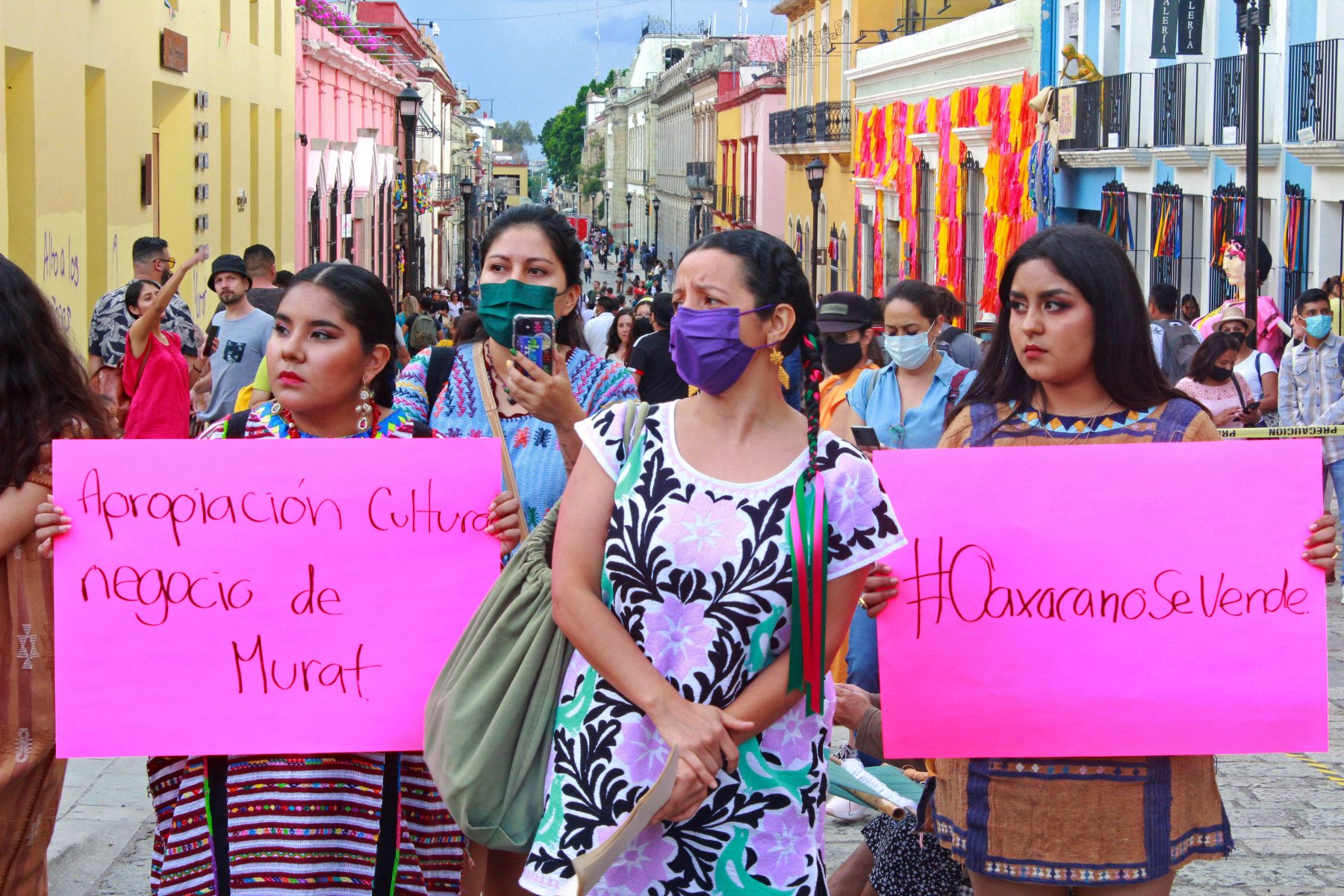 De nepotismo, moda y fiesta en Oaxaca.